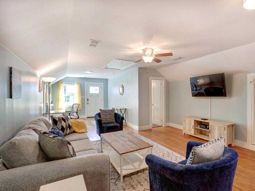 Brand New Listing! Heated Pool Access Flex Cancelation - main image