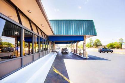 OYO Hotel Tyler Lindale - image 2