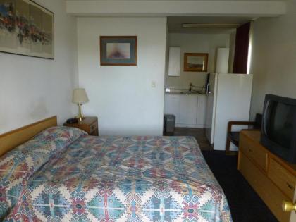 Umatilla Inn & Suites - image 15