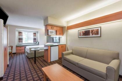 Microtel Inn & Suites by Wyndham Uncasville - image 12