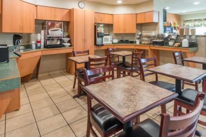 Microtel Inn & Suites by Wyndham Uncasville - image 14
