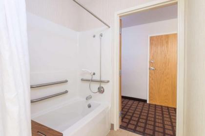 Microtel Inn & Suites by Wyndham Uncasville - image 5