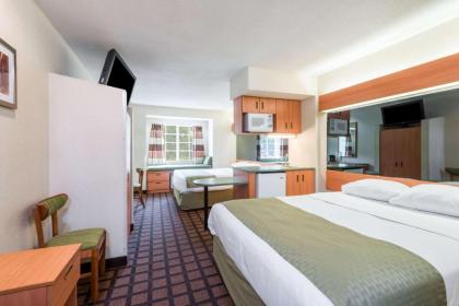 Microtel Inn & Suites by Wyndham Uncasville - image 7