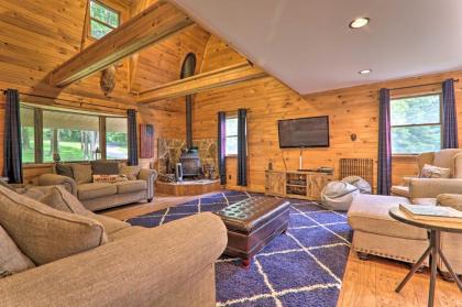 Poconos Escape on 11 Acres - 2 Mi to Elk Mtn!