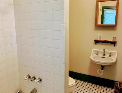 Gordon Beach Inn - image 13