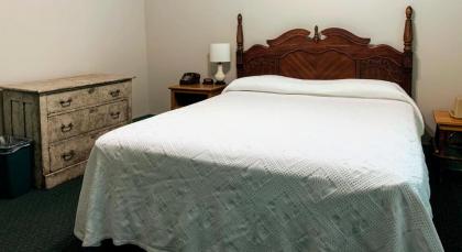 Gordon Beach Inn - image 15