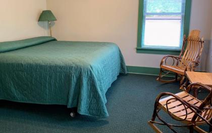 Gordon Beach Inn - image 2