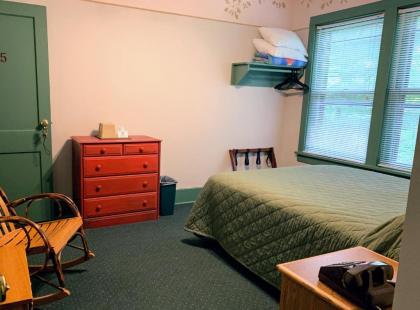 Gordon Beach Inn - image 5