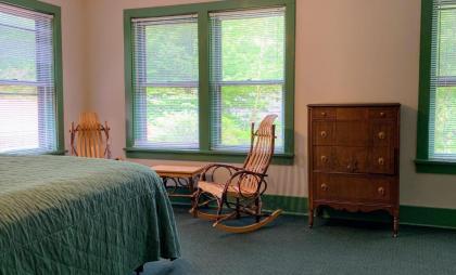 Gordon Beach Inn - image 9