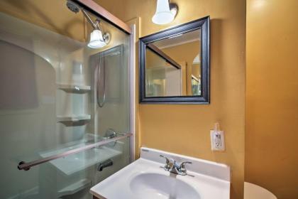 Charming Vintage Union Pier Home - Walk to Beach! - image 11