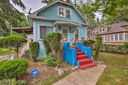 Charming Vintage Union Pier Home - Walk to Beach! - image 14