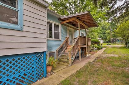 Charming Vintage Union Pier Home - Walk to Beach! - image 2