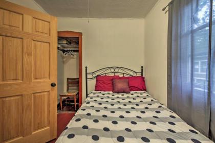 Charming Vintage Union Pier Home - Walk to Beach! - image 7