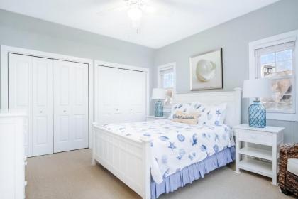 The Lighthouse in Lakeshore Cottages - image 14
