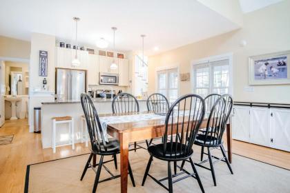 The Lighthouse in Lakeshore Cottages - image 4