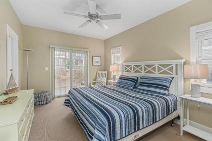 Lakeshore Cottage - image 10