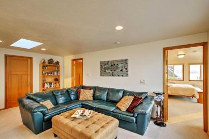 Waterfront 3BR Home on Gold Coast of Hood Canal! - image 4