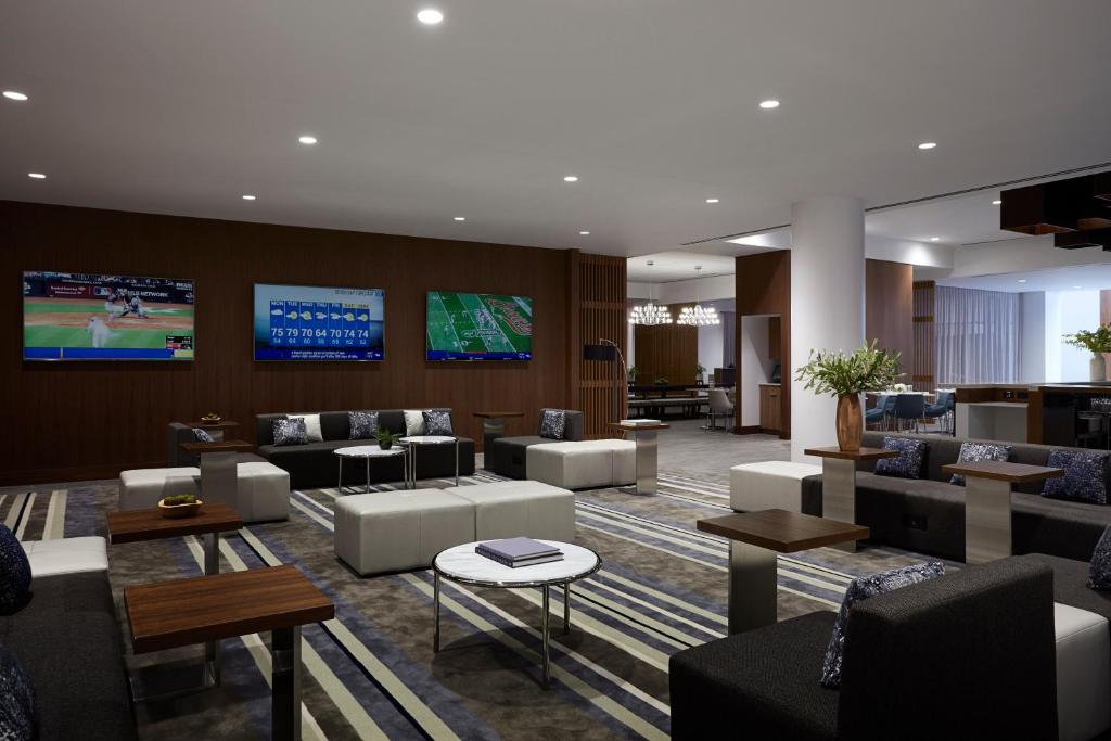 Long Island Marriott Hotel - image 7