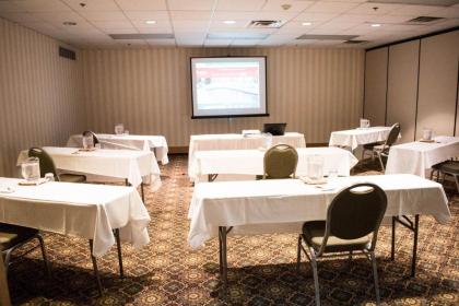 Ramada by Wyndham Uniontown - image 21
