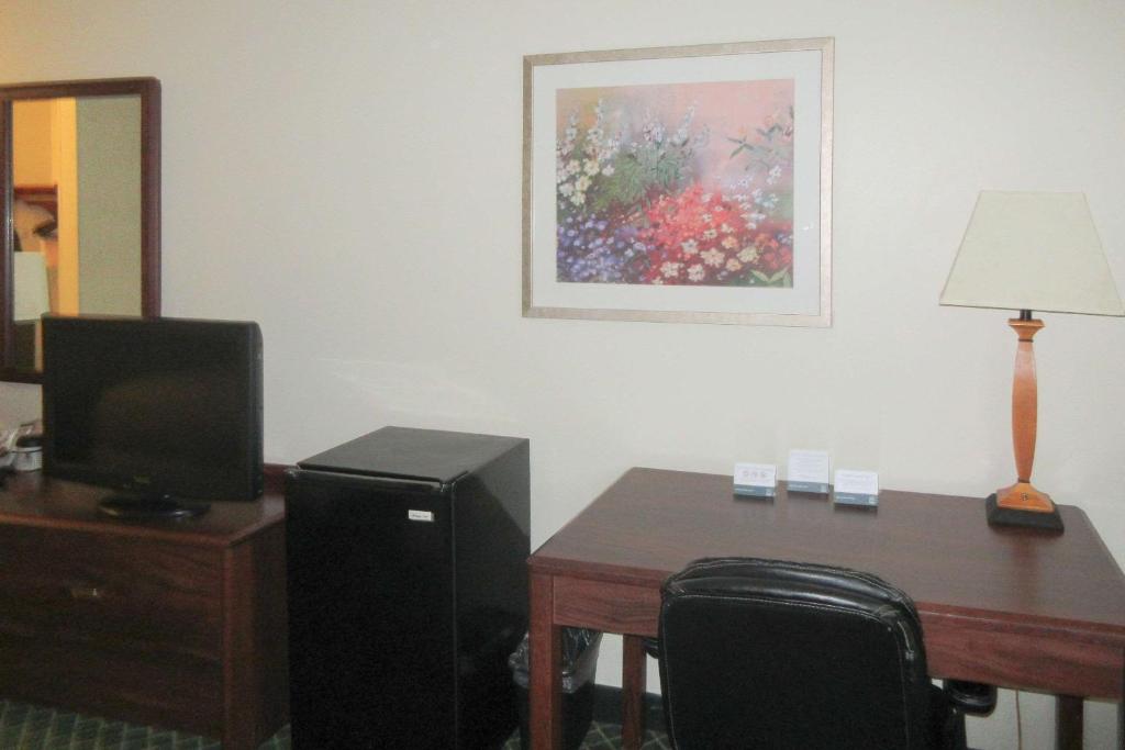 Quality Inn & Suites Uniontown - image 5