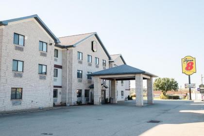 Super 8 by Wyndham Uniontown PA  Newly Renovated Uniontown