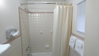 Heritage Inn - image 12