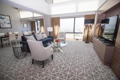 Hilton Los Angeles-Universal City - image 2