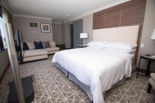 Hilton Los Angeles-Universal City - image 4