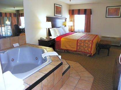 Royalton Inn & Suites