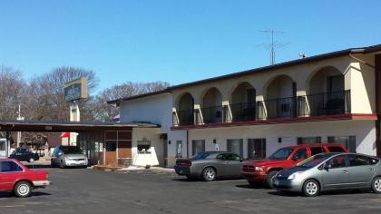 Americas Best Inn & Suites Urbana - image 10