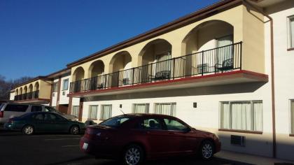 Americas Best Inn & Suites Urbana - image 11