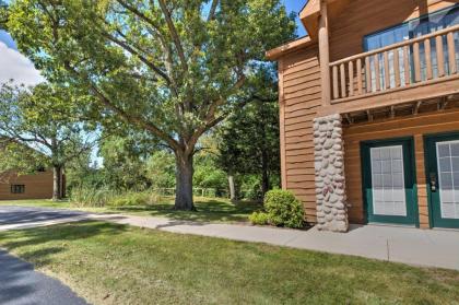 Cozy townhome Half mi to Starved Rock State Park