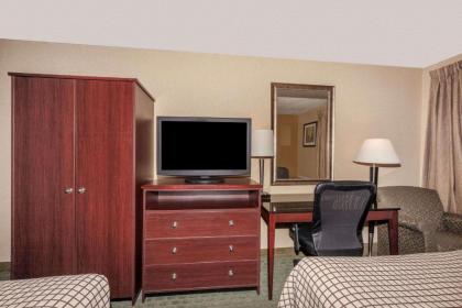Days Inn by Wyndham Utica - image 13