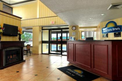 Days Inn by Wyndham Utica - image 2