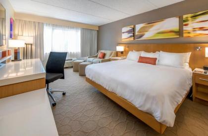 Delta Hotels by marriott Utica Utica