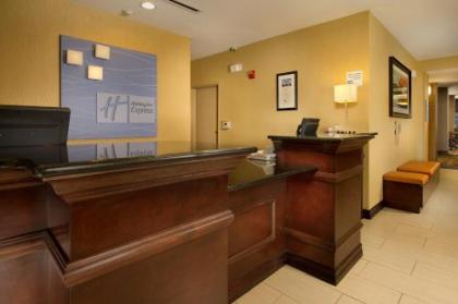 Holiday Inn Express Uvalde - image 11