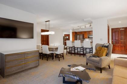 Beaver Creek Lodge Autograph Collection - image 2