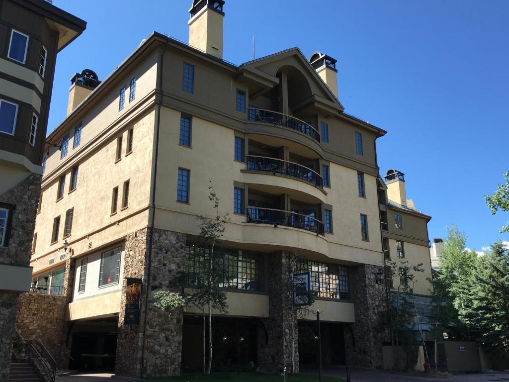 Park Plaza Beaver Creek - image 4