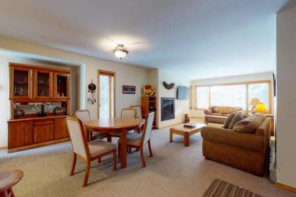 Spacious 2 Bedroom Condo with Spectacular Views  Underground Parking. Colorado