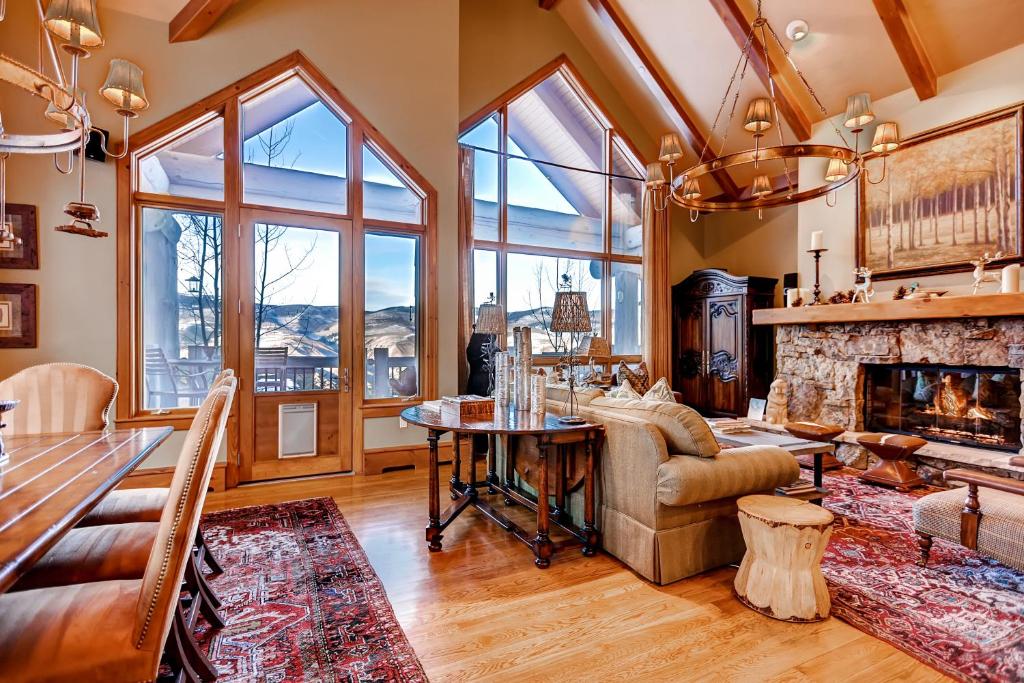 Bachelor Gulch Village - image 5
