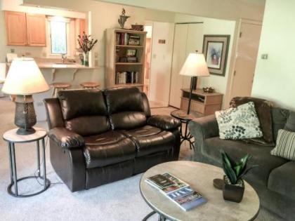 Remodeled 2 Bedroom East Vail Condo #102 w Hot tub. Steps to Shuttle.