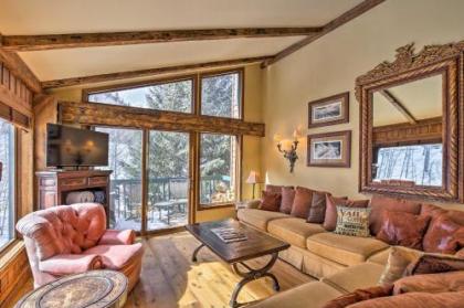 Renovated Condo with Deck   7 mins to Vail Village
