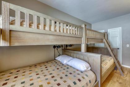 Premier Sun Vail Condo - image 16