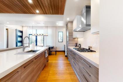 Luxury Ski Living - image 13