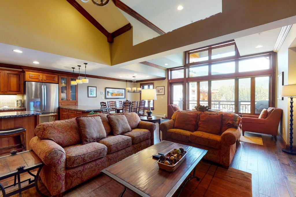 Lion Square Lodge East 313 - main image