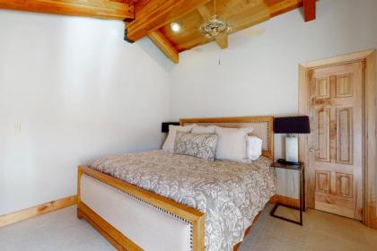 Luxury in Arrowhead - image 16