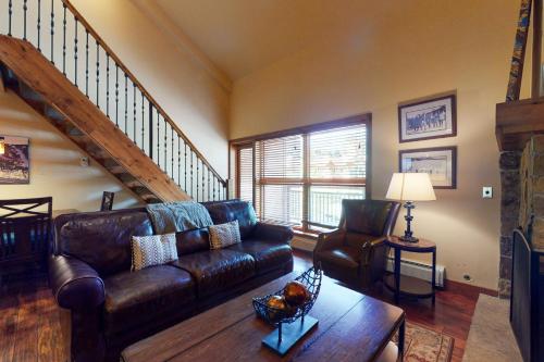 Lion Square Lodge South 564 - main image