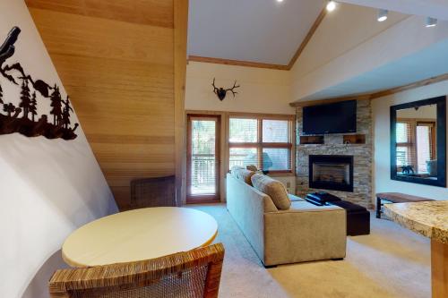 Lion Square Lodge South 554 - main image