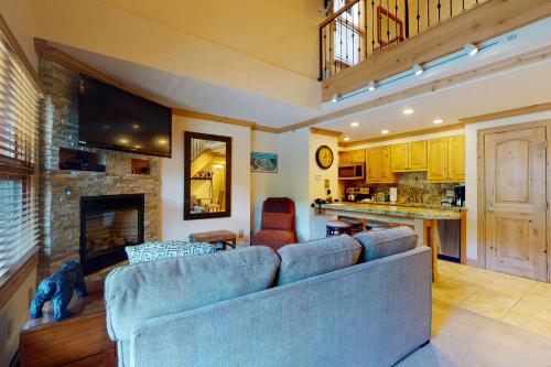 Lion Square Lodge South 554 - image 3