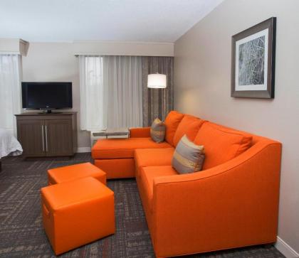 Hampton Inn & Suites Valdosta/Conference Center - image 12